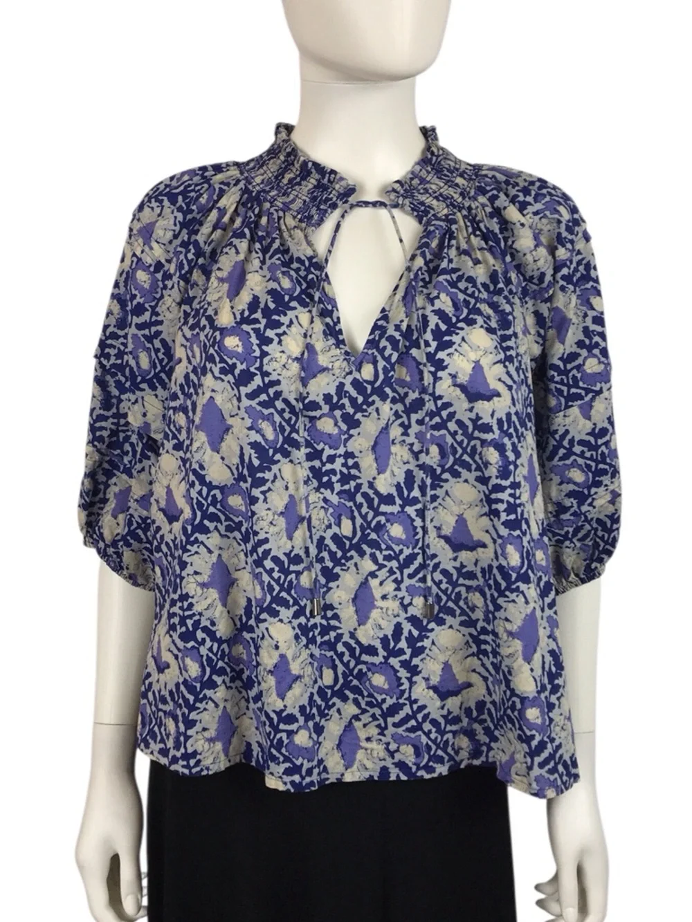 Free Peo­ple Blue & Grey Floral Blouse Relaxed Flowy